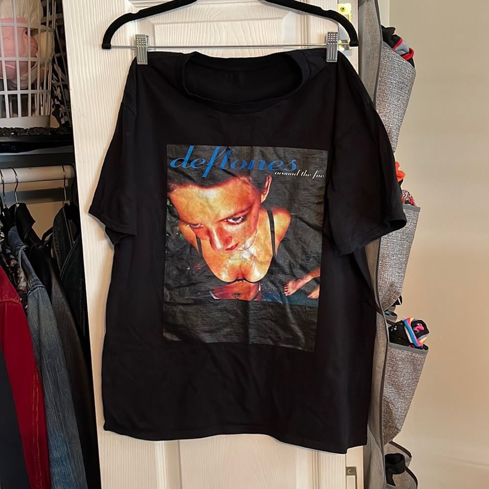 Mens deftones shirt